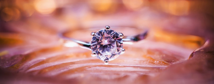 Interpretación de soñar con un anillo de diamantes
